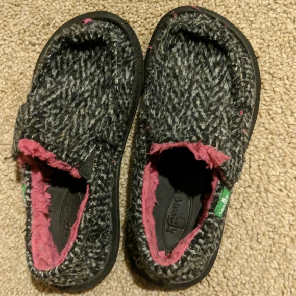 Sanuks worn once - Picture 3 of 7